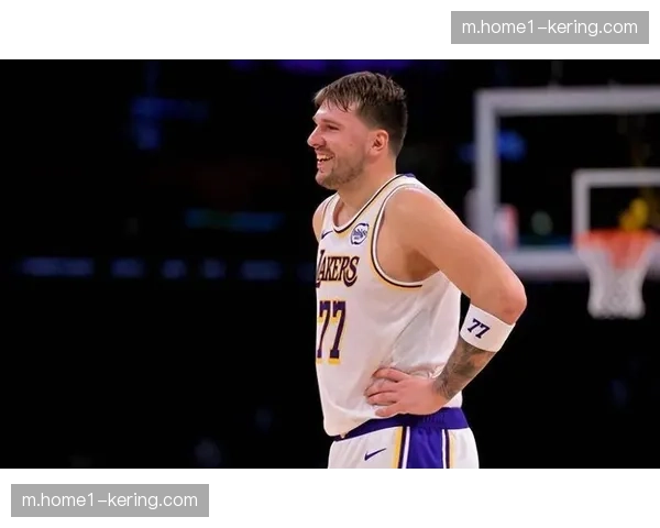 湖人东契奇詹姆斯双核驱动 但失误控制问题仍需改善